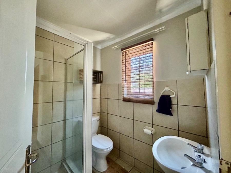 2 Bedroom Property for Sale in Langenhovenpark Free State